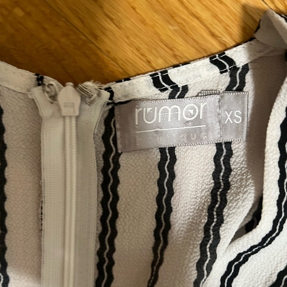 LF black and white v neck romper, XS - Picture 4 of 4